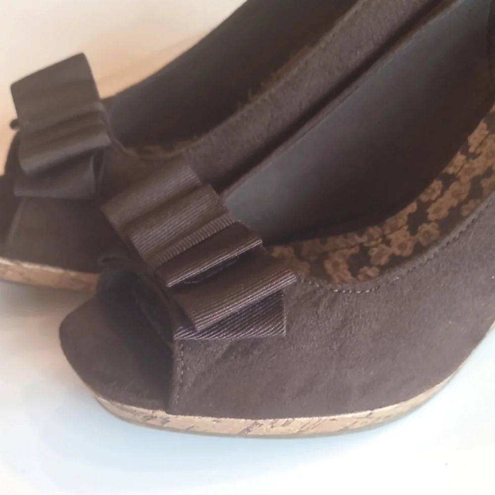 American Eagle Peep Toe Wedge Ballet Slip On 3.5